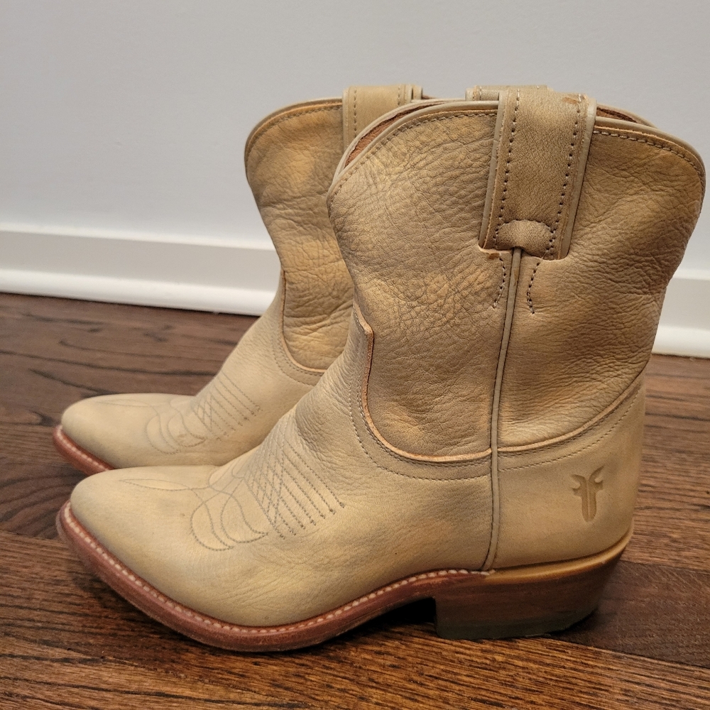 Frye Cowboy Boots Ivory Cream